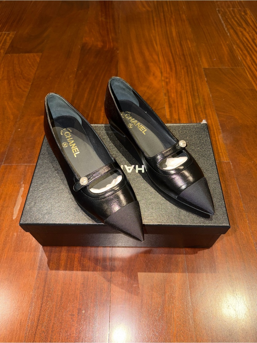 Chanel Black Pointed Toe Lambskin Flats